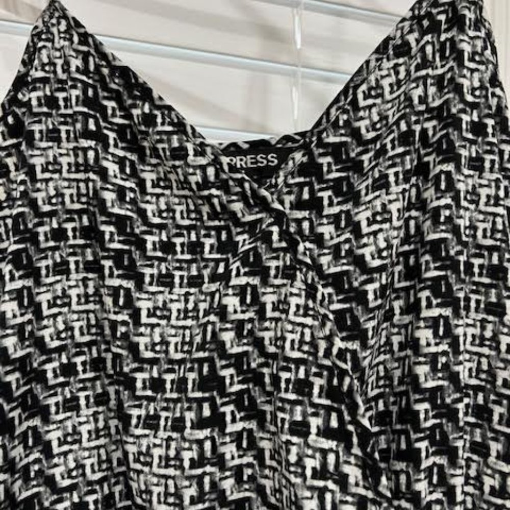 Express Romper - Picture 2 of 2